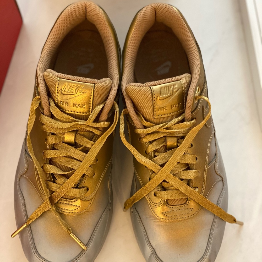 NIKE WOMENS AIR MAX 1 LX